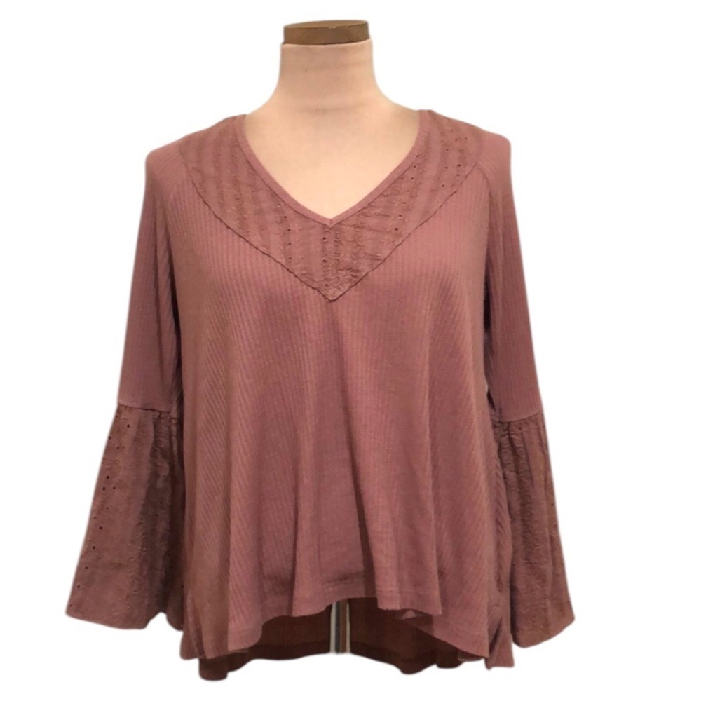Free People Parisian Nights Top Size XS Mauve Pink Eyelet Bell Sleeve Pullover